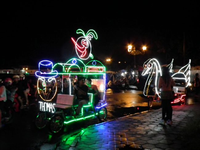 alamat alun-alun wonosari, alun-alun wonosari, liburan keluarga alun-alun wonosari, lokasi alun-alun wonosari, permainan di alun-alun wonosari, tempat rekreasi keluarga di alun-alun wonosari, tiket alun-alun wonosari, wisata keluarga di alun-alun wonosari, alun-alun wonosari: tempat liburan keluarga & wisata kuliner