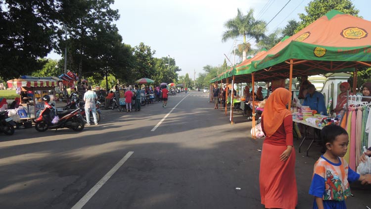 Alun-alun Wonosari: Tempat Liburan Keluarga & Wisata Kuliner