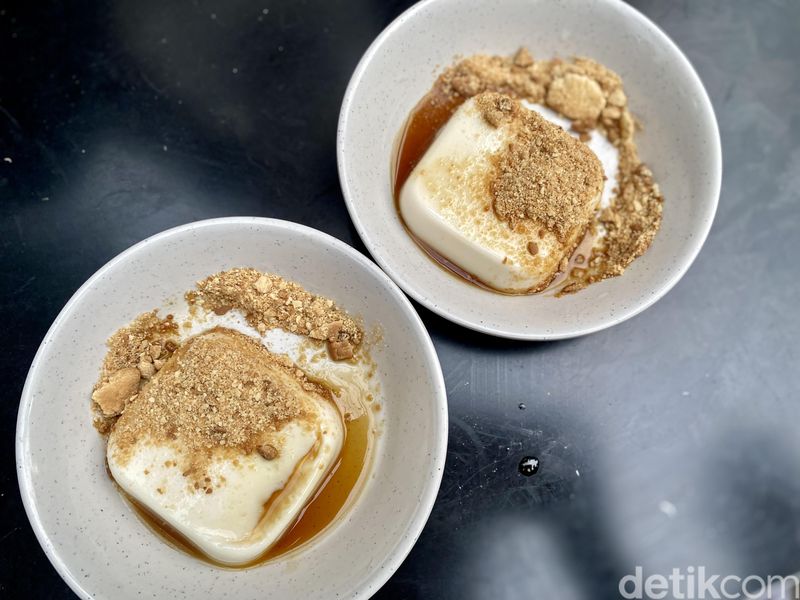 Puding Paman Barito, 1. Antrean panjang, 2. Terinspirasi puding Jepang, 3. Harga mulai Rp 13.000, 4. Mirip puding di restoran BBQ Jepang?, 5. Tak ada batasan maksimal