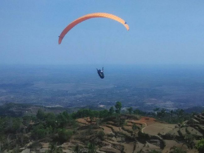 aktivitas embung batara sriten, embung batara sriten, liburan ke embung batara sriten, tiket masuk embung batara sriten harga tiket embung batara sriten, tips berlibur di embung batara sriten, wisata embung batara sriten, embung batara sriten: puncak tertinggi di gunung kidul yg eksotis