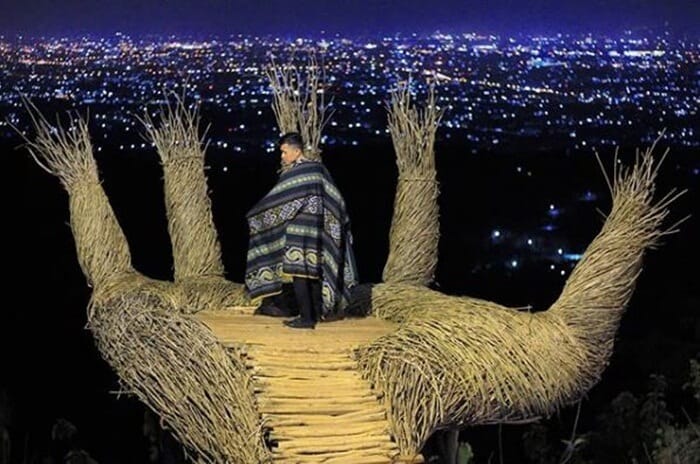 fasilitas hutan pinus pengger, harga tiket masuk hutan pinus pengger, hutan pinus pengger bantul, hutan pinus pengger jogja, hutan pinus pengger keindahan pinus pengger, pinus pengger, pinus pengger malam hari, spot foto hutan pinus pengger, tiket hutan pinus pengger, wisata hutan pinus pengger, hutan pinus pengger: harga tiket, daya tarik, spot instagramable dll!