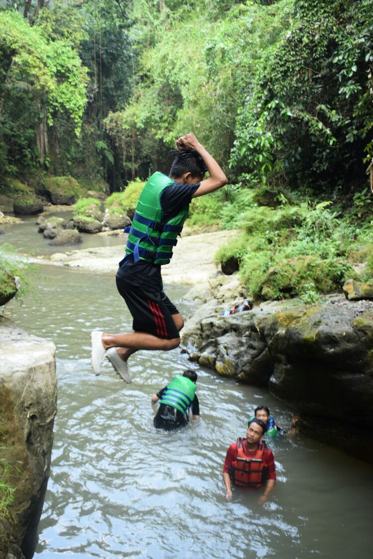 aktivitas karst tubing sedayu, fasilitas karst tubing sedayum, karst tubing sedayu, lokasi karst tubing sedayum harga tiket karst tubing sedayu, paket karst tubing sedayu, paket wisata karst tubing sedayu, tiket masuk karst tubing sedayu, karst tubing sedayu: harga tiket, daya tarik, fasilitas, aktivitas dll