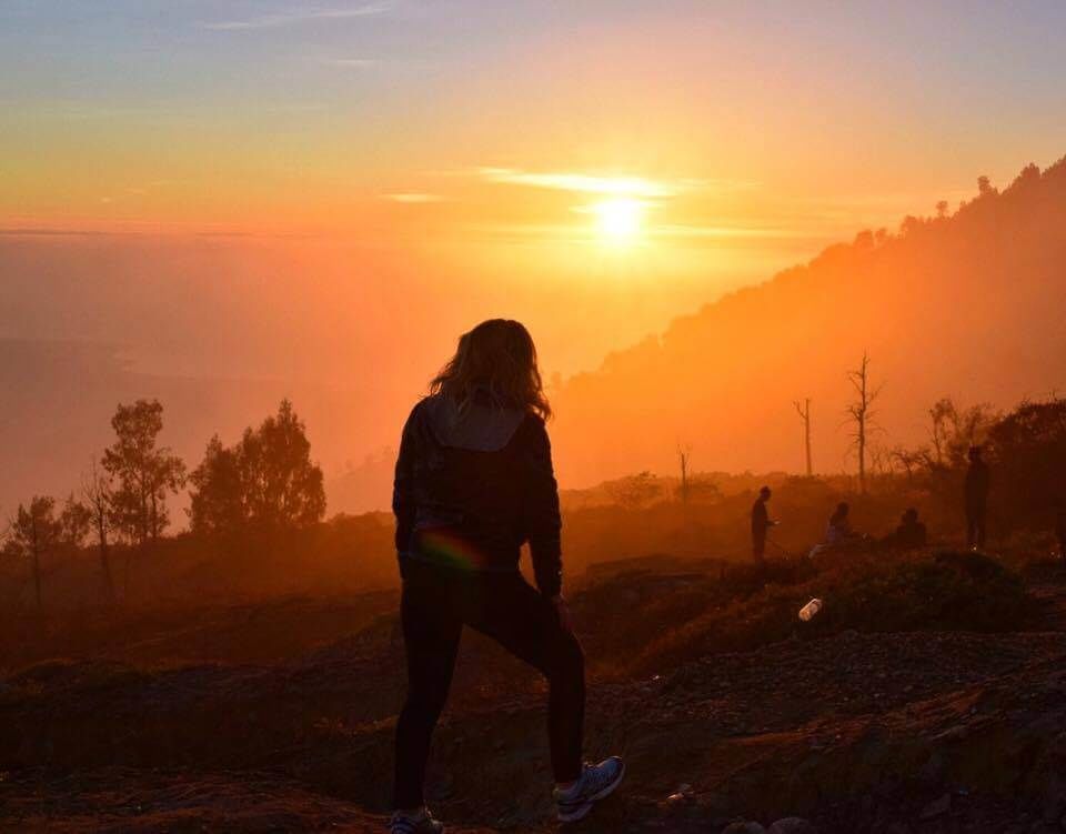 api biru kawah ijen, blue fire kawah ijen, danau kawah ijen, fanomena kawah ijen, gunung ijen, harga tiket masuk kawah ijen, kawah ijen, keindahan kawah ijen, lokasi kawah ijen, tiket kawah ijen, tiket masuk kawah ijen, wisata alam kawah ijen, kawah ijen: menyaksikan keindahan alam blue fire nan menawan!