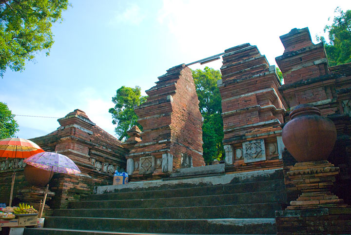 jam operasional makam imogiri, lokasi makam imogiri, makam imogiri, makam imogiri bantul, rute makam imogiri, tiket masuk makam imogiri, wisata sejarah makam imogiri, makam imogiri: wisata sejarah ke pemakanan para raja di pulau jawa!