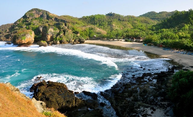 Objek Wisata Pantai Siung Gunung Kidul Yogyakarta