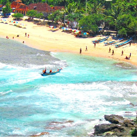 keindahan pantai siung, lokasi pantai siung, objek wisata pantai siung, panjat tebing di pantai siung peta lokasi pantai siung, pantai siung, pantai siung ada di mana, pantai siung gunung kidul, pantai siung yogyakarta, wisata alam pantai siung, objek wisata pantai siung gunung kidul yogyakarta