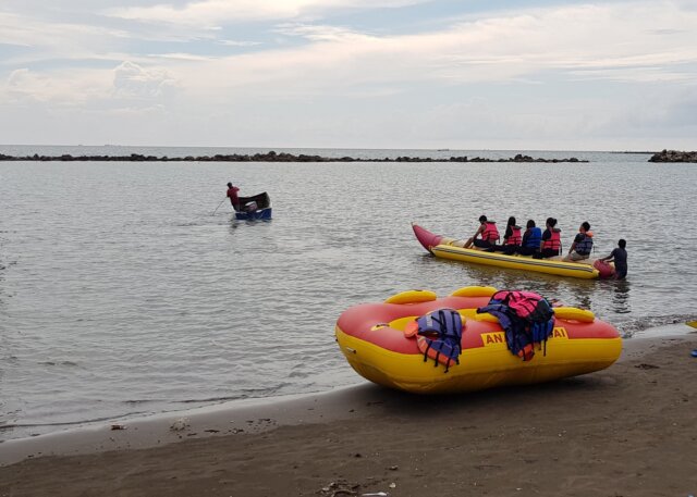 aktivitas di pantai akkarena, alamat pantai akkarena, harga tiket masuk pantai akkarena, jam buka pantai akkarena, keindahan pantai akkarena, lokasi pantai akkarena, pantai akkarena, pantai akkarena makassar, pantai akkarena sulawesi selatan, rute pantai akkarena, pantai akkarena: harga tiket, aktivitas seru, daya tarik, wahana bermain dll