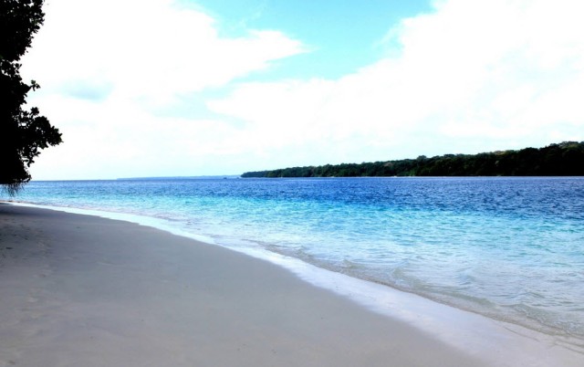 keindahan pantai carita, pantai carita, pantai carita anyer banten, pantai carita banten, pantai carita pasir putih, pantai indah, tempat wisata pantai, wisata pantai, wisata pantai carita, pantai carita banten: harga tiket, wahana, fasilitas, daya tarik