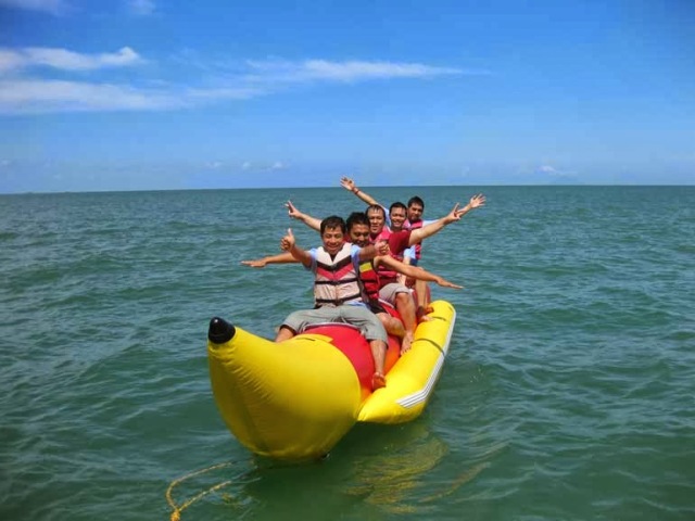 keindahan pantai carita, pantai carita, pantai carita anyer banten, pantai carita banten, pantai carita pasir putih, pantai indah, tempat wisata pantai, wisata pantai, wisata pantai carita, pantai carita banten: harga tiket, wahana, fasilitas, daya tarik