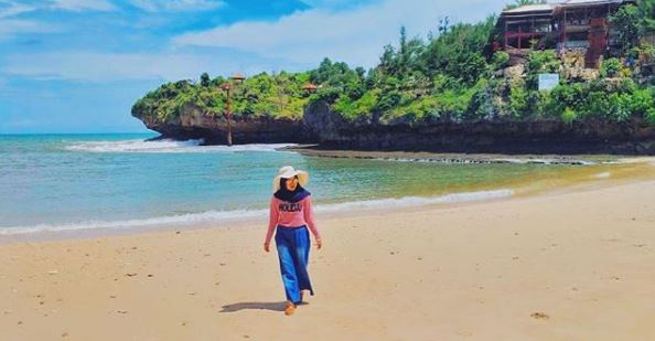 fasilitas pantai gesing, harga tiket pantai gesing, kuliner di pantai gesing, lokasi pantai gesing, objek wisata pantai gesing, pantai gesing, pantai gesing gunung kidul, pantai gesing jogja, penginapan pantai gesing, rute menuju pantai gesing, tiket masuk pantai gesing, wisata pantai gesing, pantai gesing, harga tiket, fasilitas, aktivitas seru & daya tarik!