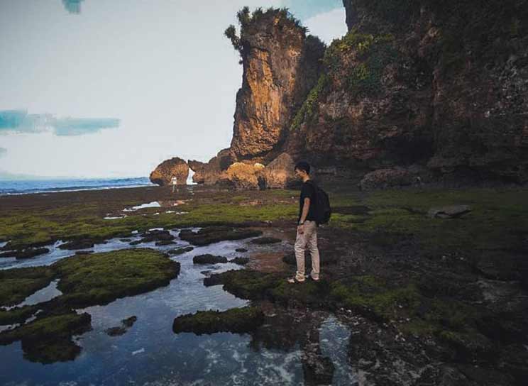 alamat pantai nguyahan, fasilitas pantai nguyahan, harga tiket masuk pantai nguyahan, lokasi pantai nguyahan, pantai nguyahan, rute lokasi pantai nguyahan, rute pantai nguyahan, spot foto pantai nguyahan, tiket masuk pantai nguyahan, wahana pantai nguyahan, pantai nguyahan ‘pasir putih’: harga tiket, daya tarik, aktivitas dll