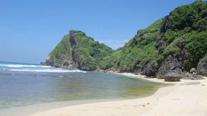 alamat pantai nguyahan, fasilitas pantai nguyahan, harga tiket masuk pantai nguyahan, lokasi pantai nguyahan, pantai nguyahan, rute lokasi pantai nguyahan, rute pantai nguyahan, spot foto pantai nguyahan, tiket masuk pantai nguyahan, wahana pantai nguyahan, pantai nguyahan ‘pasir putih’: harga tiket, daya tarik, aktivitas dll