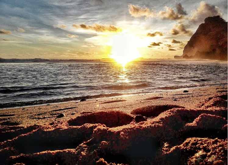 alamat pantai nguyahan, fasilitas pantai nguyahan, harga tiket masuk pantai nguyahan, lokasi pantai nguyahan, pantai nguyahan, rute lokasi pantai nguyahan, rute pantai nguyahan, spot foto pantai nguyahan, tiket masuk pantai nguyahan, wahana pantai nguyahan, pantai nguyahan ‘pasir putih’: harga tiket, daya tarik, aktivitas dll
