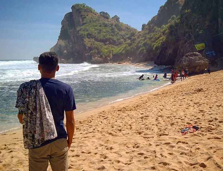 alamat pantai nguyahan, fasilitas pantai nguyahan, harga tiket masuk pantai nguyahan, lokasi pantai nguyahan, pantai nguyahan, rute lokasi pantai nguyahan, rute pantai nguyahan, spot foto pantai nguyahan, tiket masuk pantai nguyahan, wahana pantai nguyahan, pantai nguyahan ‘pasir putih’: harga tiket, daya tarik, aktivitas dll