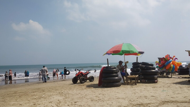 aktivitas pantai sambolo, harga tiket masuk pantai sambolo, letak pantai sambolo, lokasi pantai sambolo, pantai sambolo, pantai sambolo banten, rute pantai sambolo, pantai sambolo banten, harga tiket, wahana, aktivitas seru & fasilitas