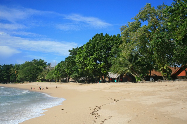 aktivitas pantai sambolo, harga tiket masuk pantai sambolo, letak pantai sambolo, lokasi pantai sambolo, pantai sambolo, pantai sambolo banten, rute pantai sambolo, pantai sambolo banten, harga tiket, wahana, aktivitas seru & fasilitas