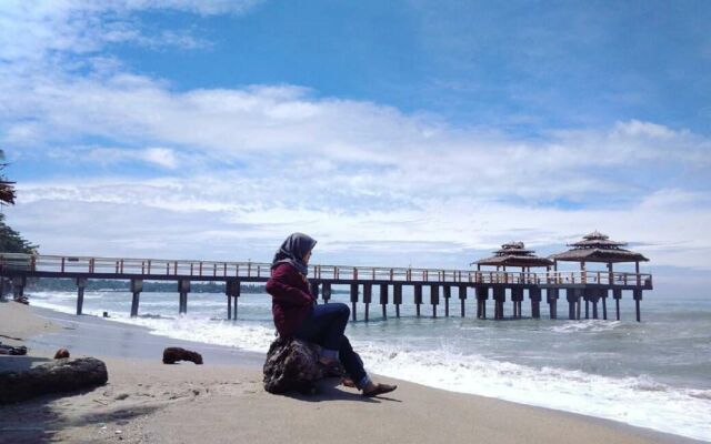 aktivitas pantai sambolo, harga tiket masuk pantai sambolo, letak pantai sambolo, lokasi pantai sambolo, pantai sambolo, pantai sambolo banten, rute pantai sambolo, pantai sambolo banten, harga tiket, wahana, aktivitas seru & fasilitas