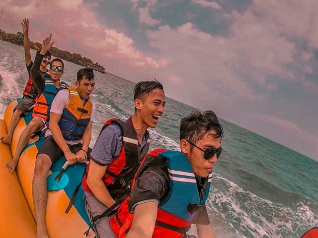 aktivitas pantai sambolo, harga tiket masuk pantai sambolo, letak pantai sambolo, lokasi pantai sambolo, pantai sambolo, pantai sambolo banten, rute pantai sambolo, pantai sambolo banten, harga tiket, wahana, aktivitas seru & fasilitas