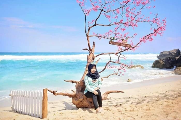 aktivitas seru pantai sepanjang, alamat pantai sepanjang, fasilitas pantai sepanjang, harga tiket pantai sepanjang, lokasi pantai sepanjang, pantai sepanjang, sepanjang beach, tiket masuk pantai sepanjang, pantai sepanjang: harga tiket, daya tarik, aktivitas seru, fasilitas!