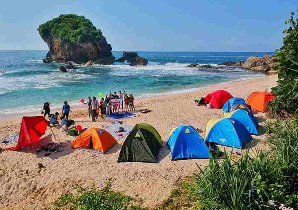 aktivitas seru pantai sepanjang, alamat pantai sepanjang, fasilitas pantai sepanjang, harga tiket pantai sepanjang, lokasi pantai sepanjang, pantai sepanjang, sepanjang beach, tiket masuk pantai sepanjang, pantai sepanjang: harga tiket, daya tarik, aktivitas seru, fasilitas!