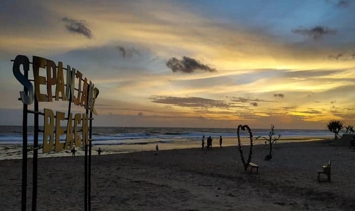 aktivitas seru pantai sepanjang, alamat pantai sepanjang, fasilitas pantai sepanjang, harga tiket pantai sepanjang, lokasi pantai sepanjang, pantai sepanjang, sepanjang beach, tiket masuk pantai sepanjang, pantai sepanjang: harga tiket, daya tarik, aktivitas seru, fasilitas!