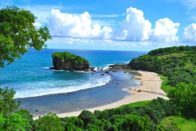 fasilitas pantai wedi ombo, harga tiket pantai wedi ombo, kuliner di pantai wedi ombo, lokasi pantai wedi ombo, lokasi pantai wediombo, pantai wedi ombo, pantai wediombo, penginapan di pantai wedi ombo, tiket masuk pantai wediombo, tiket pantai wedi ombo, wediombo, wisata pantai wedi ombo, pantai wedi ombo gunungkidul: harga tiket, daya tarik, aktivitas seru dll