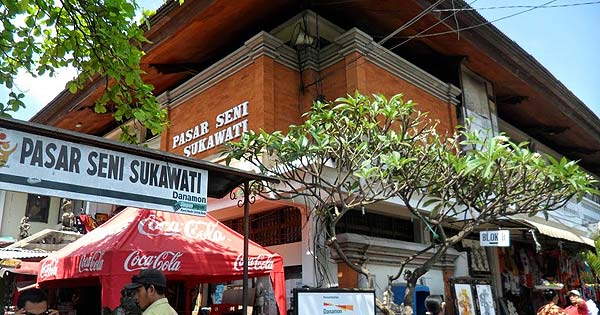 cara nawar pasar sukawati, harga barang di pasar sukawati, jam buka pasar sukawati, pasar seni sukawati, pasar sukawati, pasar sukawati gianyar, rute menuju pasar sukawati, wisata pasar sukawati, pasar seni sukawati, tempat beli oleh-oleh, tips membeli, objek wisata di dekatnya!