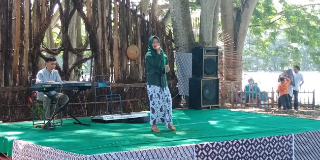 fasilitas telaga jonge, lokasi telaga jonge, objek wisata telaga jonge, rute menuju telaga jonge, telaga jonge, telaga jonge gunung kidul, telaga jonge jogja, tiket telaga jonge, wisata telaga jonge, telaga jonge: bukan cuma wisata air, juga ada pasar digital hits