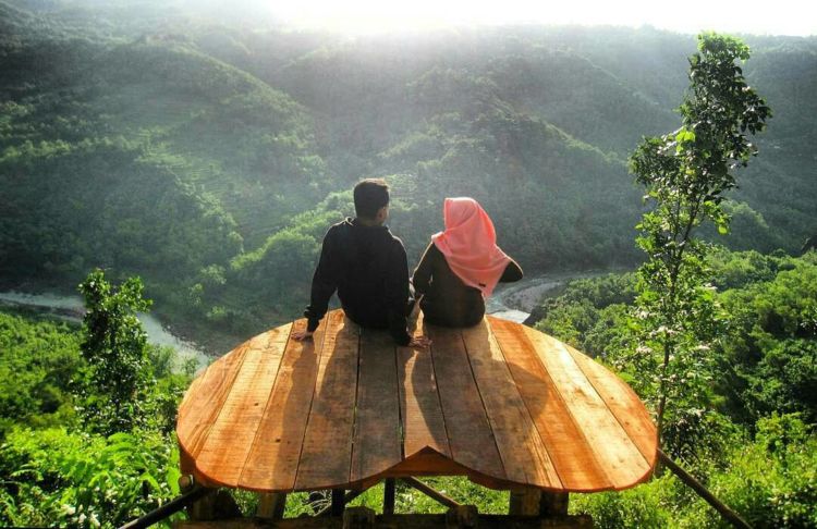 bukit mojo gumelem, bukit mojo gumelem bantul, fasilitas bukit mojo gumelem, foto bukit mojo gumelem, keindahan bukit mojo gumelem, lokasi bukit mojo gumelem, rute menuju lokasi bukit mojo gumelem, wahana bukit mojo gumelem, top 10+ foto bukit mojo gumelem: harga tiket, fasilitas, daya tarik, wahana dll