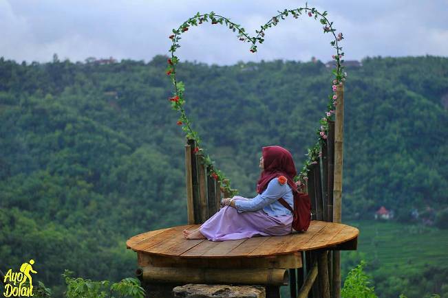 bukit mojo gumelem, bukit mojo gumelem bantul, fasilitas bukit mojo gumelem, foto bukit mojo gumelem, keindahan bukit mojo gumelem, lokasi bukit mojo gumelem, rute menuju lokasi bukit mojo gumelem, wahana bukit mojo gumelem, top 10+ foto bukit mojo gumelem: harga tiket, fasilitas, daya tarik, wahana dll