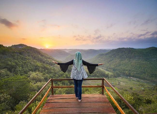 bukit mojo gumelem, bukit mojo gumelem bantul, fasilitas bukit mojo gumelem, foto bukit mojo gumelem, keindahan bukit mojo gumelem, lokasi bukit mojo gumelem, rute menuju lokasi bukit mojo gumelem, wahana bukit mojo gumelem, top 10+ foto bukit mojo gumelem: harga tiket, fasilitas, daya tarik, wahana dll