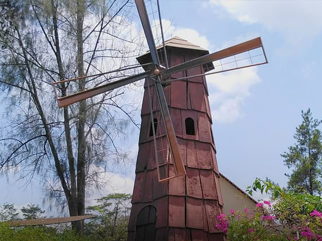 Top 10+ Foto Dosh Holiday Wates Kediri, Harga Tiket, Spot Instagramable dll