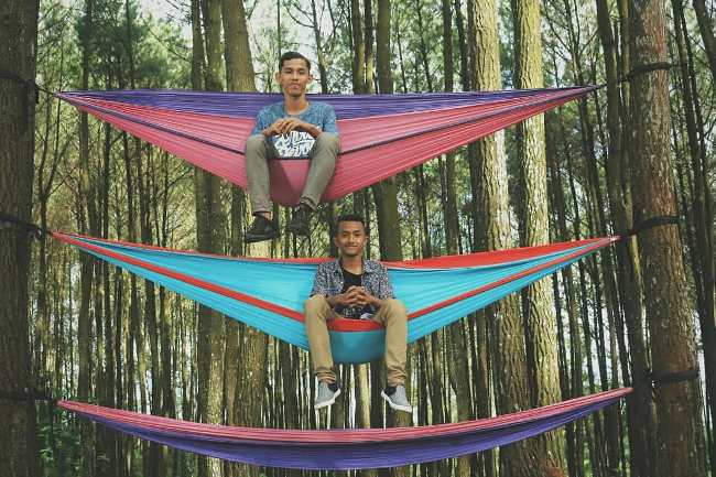 fasilitas hutan pinus dlingo, hutan pinus dling, keindahan hutan pinus dlingo hutan pinus dlingo bantul, lokasi hutan pinus dlingo harga tiket masuk hutan pinus dlingo, tiket masuk hutan pinus dlingo, wisata hutan pinus dlingo, top 10+ foto hutan pinus dlingo, harga tiket, daya tarik, aktivitas seru dll