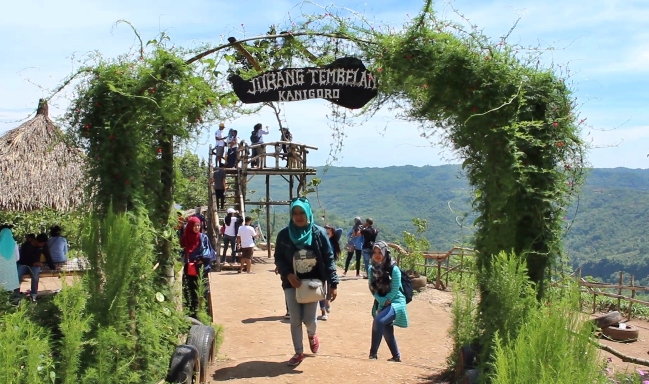 alamat jurang tembelan, fasilitas jurang tembelan, harga tiket masuk jurang tembelan, jurang tembelan, jurang tembelan jogja, kuliner jurang tembelan, lokasi jurang tembelan, rute jurang tembelan, tiket jurang tembelan, tiket masuk jurang tembelan, wisata jurang tembelan, top 10+ foto jurang tembelan jogja: spot selfie & ngopi hits di bantul