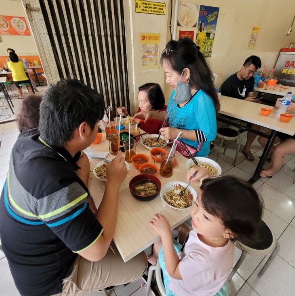 bakmi di pasar 8, bakmi enak di pasar 8, bakmi enak di pasar 8 alam sutera, resto bakmi enak di pasar 8, warung bakmi enak di pasar 8, top 12+ bakmi enak di pasar 8 alam sutera yang legendaris, yummy!