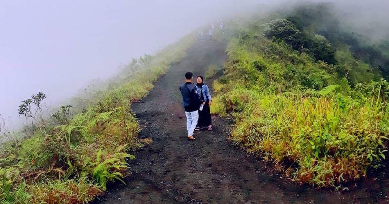 gunung terbaik jawa barat, gunung terindah jawa barat, top 12+ gunung terindah di jawa barat yang paling mentang untuk ditaklukkan