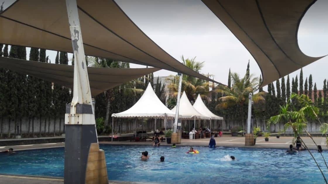 top 12+ kolam renang di cimahi terbesar & terbaik, wahana waterpark lengkap!