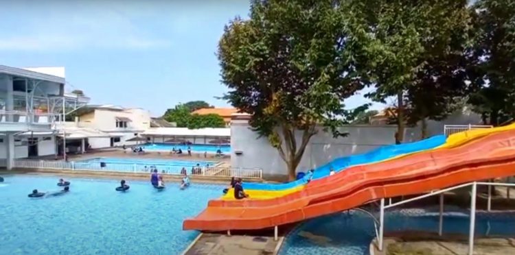 top 12+ kolam renang di cimahi terbesar & terbaik, wahana waterpark lengkap!