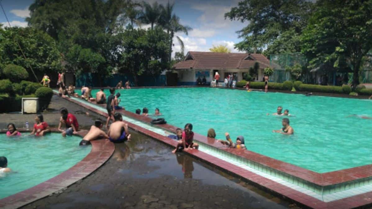top 12+ kolam renang di cimahi terbesar & terbaik, wahana waterpark lengkap!