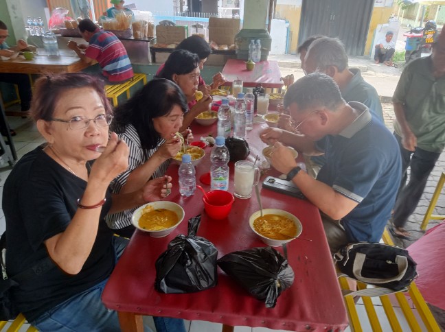 Top 14+ Rekomendasi Warung Laksa di Tangerang Paling Enak & Legendaris!