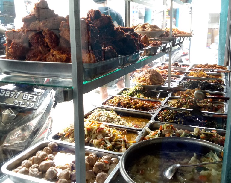 cafe di beji, resto di beji, restoran di beji, rumah makan di beji, tempat makan di beji, tempat makan enak di beji, warung makan di beji, top 14+ tempat makan enak di beji depok, dengan harga murah meriah