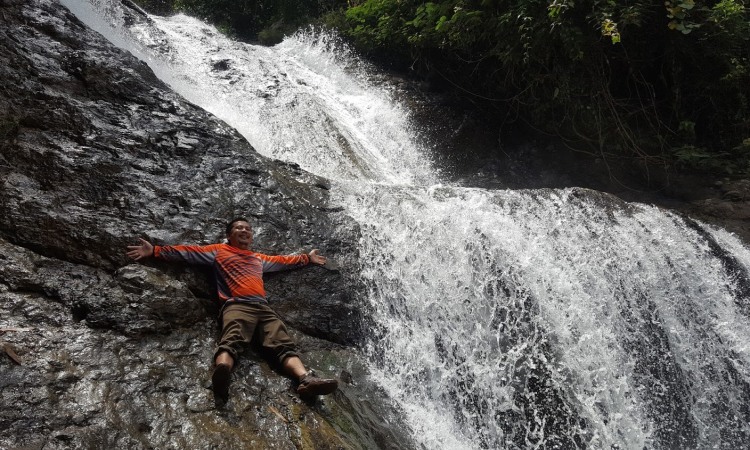 air terjun cianjur, air terjun di cianjur, curug cianjur, curug di cianjur, keindahan curug di cianjur, tempat wisata di cianjur, wisata air terjun di cianjur, wisata alam di cianjur, wisata curug di cianjur, top 18+ curug di cianjur terbaik & terhits, air terjun dengan view spektakuler!