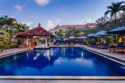 hotel dekat pantai kuta, hotel di kuta, hotel menghadap pantai kuta, hotel mewah pantai kuta, hotel murah dekat pantai kuta, hotel murah di kuta, hotel murah kuta, top 19+ hotel dekat pantai kuta paling asyik buat bermalam, dari rp100ribuan
