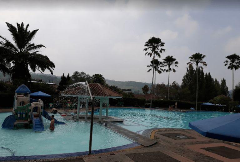 kolam renang cianjur, kolam renang di cianjur, kolam renang terbaik di cianjur, tempat berenang di cianjur, wahana kolam renang di cianjur, waterboom di cianjur, waterpark di cianjur, wisata keluarga di cianjur, wisata kolam renang di cianjur, top 19+ waterpark & kolam renang di cianjur terbesar & terbaik, harga tiket masuk!