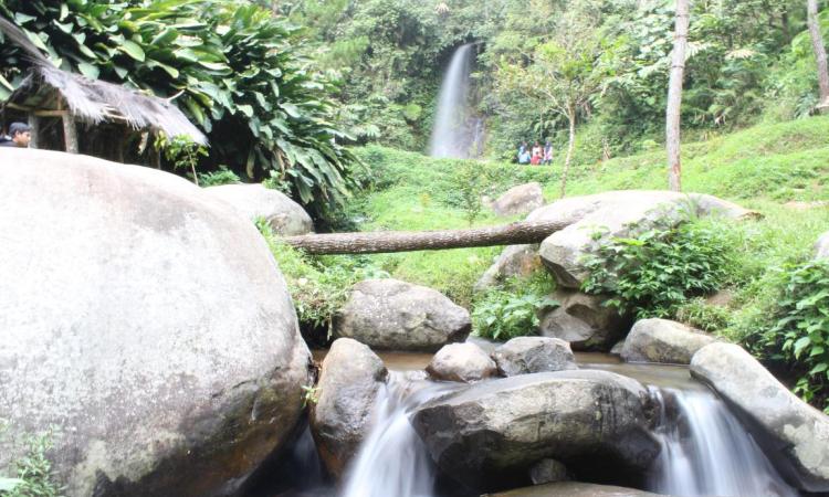 air terjun di garut, air terjun terbaik di garut, curug di garut, curug garut, curug indah di garut, curug terbaik di garut, rekreasi di garut, wisata alam di garut, wisata curug di garut, top 20+ curug di garut terbaik & terhits, keindahan air terjun nan spektakuler!