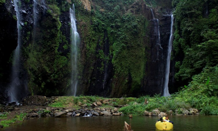 air terjun di garut, air terjun terbaik di garut, curug di garut, curug garut, curug indah di garut, curug terbaik di garut, rekreasi di garut, wisata alam di garut, wisata curug di garut, top 20+ curug di garut terbaik & terhits, keindahan air terjun nan spektakuler!