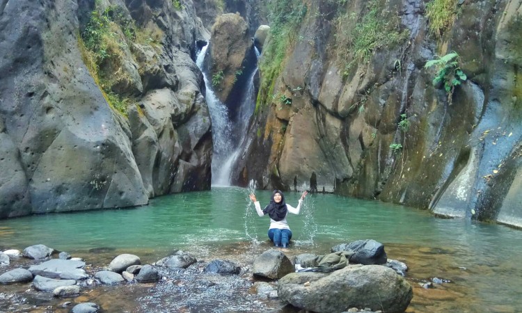 air terjun di garut, air terjun terbaik di garut, curug di garut, curug garut, curug indah di garut, curug terbaik di garut, rekreasi di garut, wisata alam di garut, wisata curug di garut, top 20+ curug di garut terbaik & terhits, keindahan air terjun nan spektakuler!
