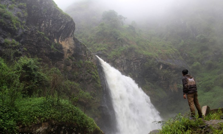 Top 20+ Curug di Garut Terbaik & Terhits, Keindahan Air Terjun nan Spektakuler!