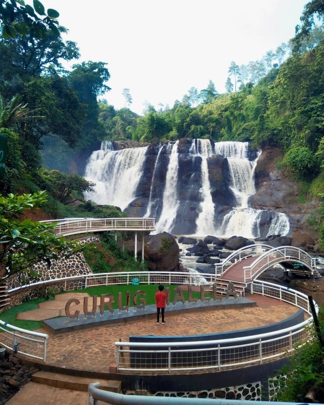 Top 21+ Curug di Bandung Terhits & Terbaik, Air Terjun yang Kece untuk Rekreasi!