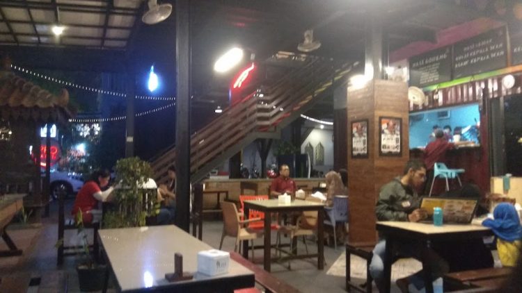 cafe di sidoarjo, kuliner di sidoarjo, restoran di sidoarjo, tempat makan di sidoarjo, tempat makan enak di sidoarjo, tempat wisata kuliner di sidoarjo, warung makan di sidoarjo, wisata kuliner di sidoarjo, top 24+ tempat makan di sidoarjo yang paling enak, restoran legend!